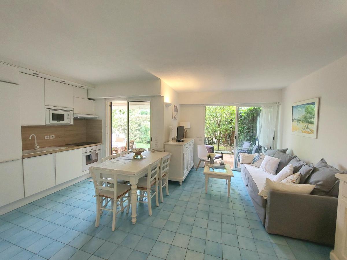 Plage La Salis 3 Chambres, Jardin - 3 Bedrooms アンティーブ エクステリア 写真