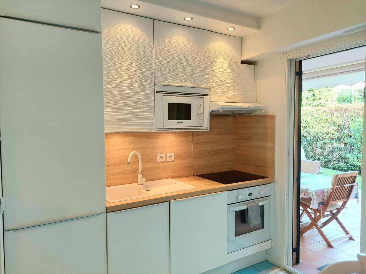 Plage La Salis 3 Chambres, Jardin - 3 Bedrooms アンティーブ エクステリア 写真