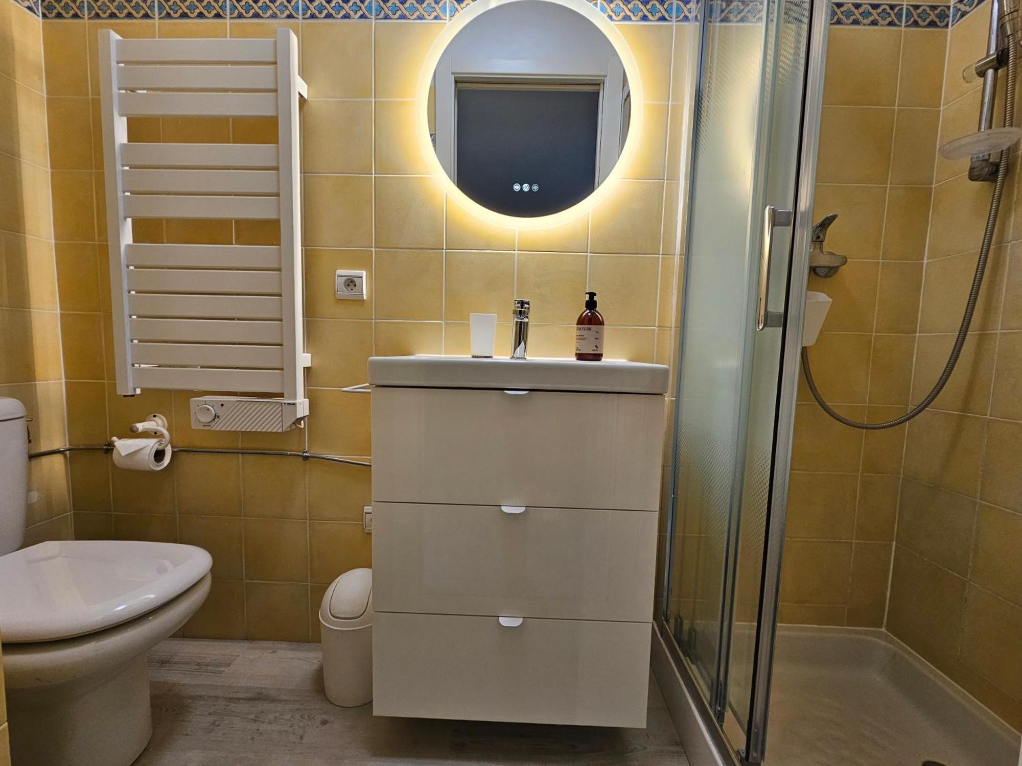 Plage La Salis 3 Chambres, Jardin - 3 Bedrooms アンティーブ エクステリア 写真